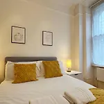 Oliver\'S Place In Holborn - 2 Double Beds, 1 Sofa Bed, Great Location