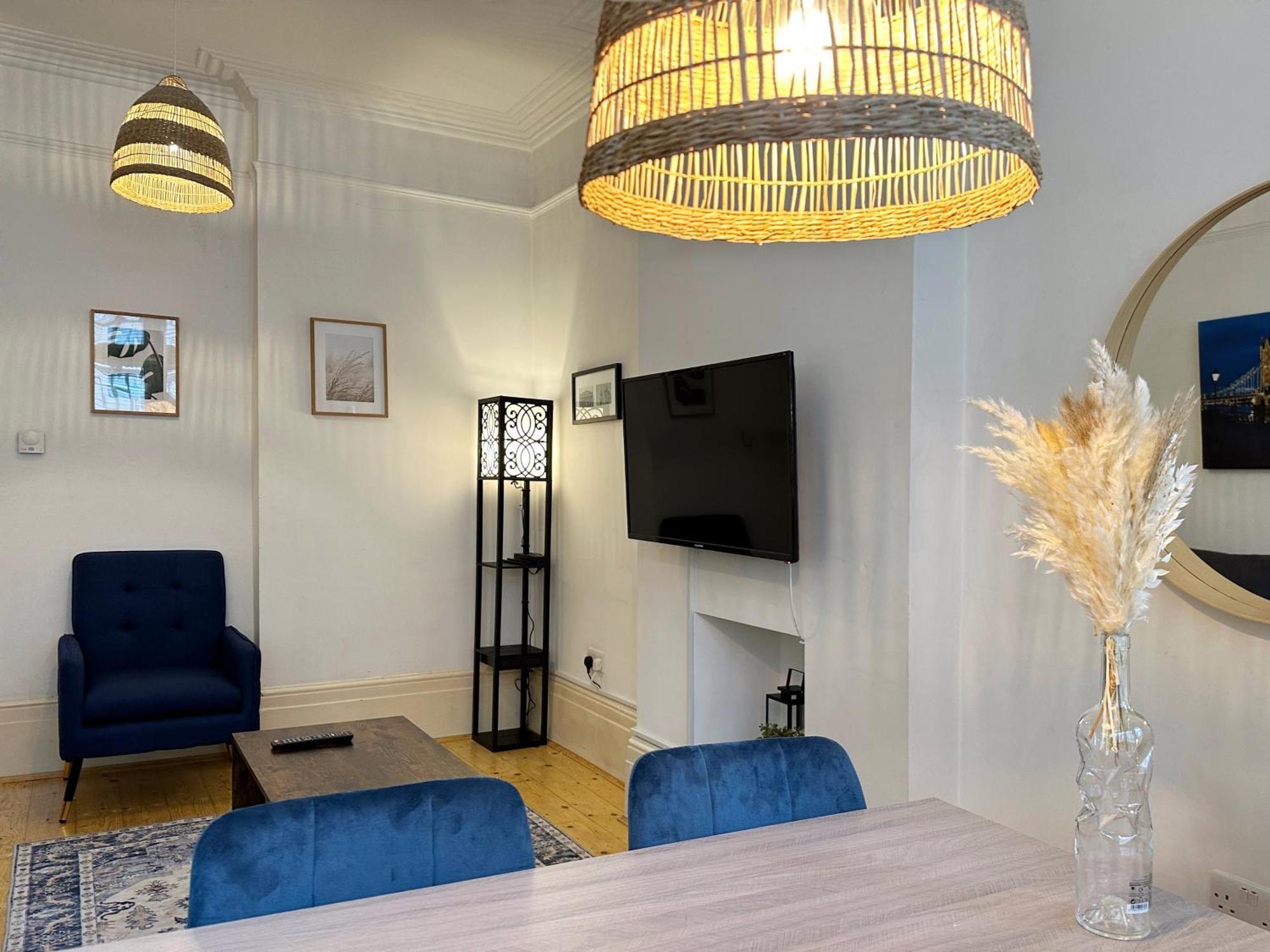 Oliver's Place In Holborn - 2 Double Beds, 1 Sofa Bed, Great Location London