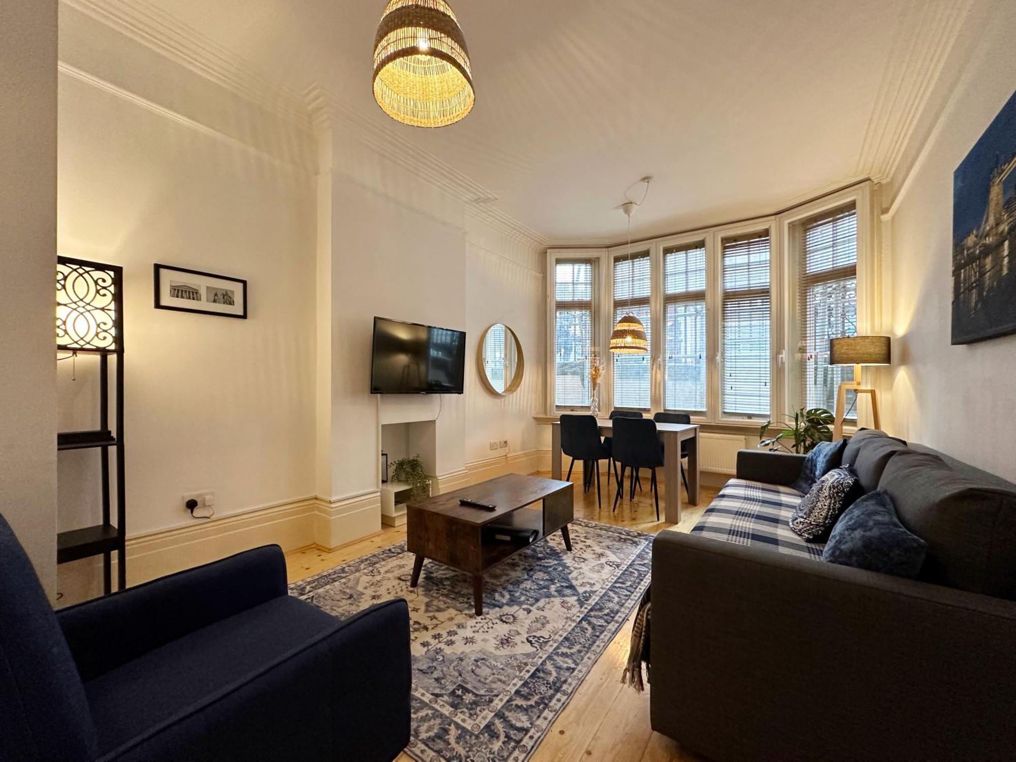 Oliver's Place In Holborn - 2 Double Beds, 1 Sofa Bed, Great Location * London