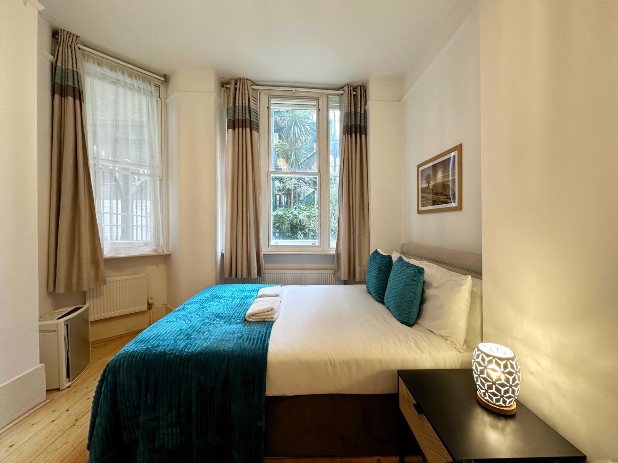 Oliver's Place In Holborn - 2 Double Beds, 1 Sofa Bed, Great Location *
