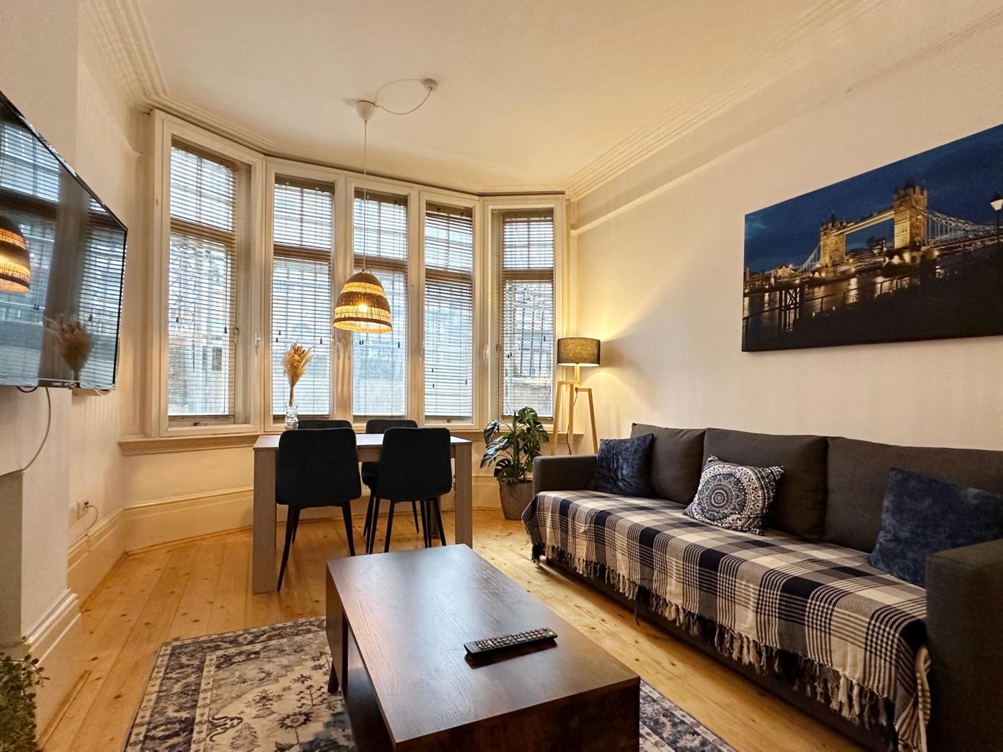 Oliver's Place In Holborn - 2 Double Beds, 1 Sofa Bed, Great Location *