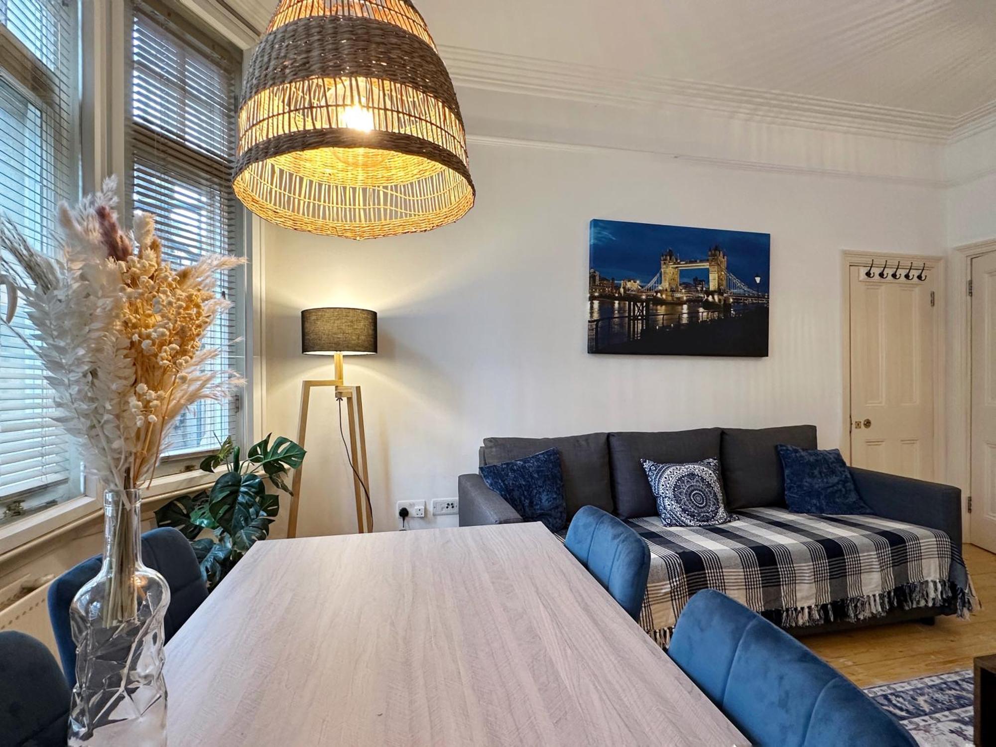 Oliver's Place In Holborn - 2 Double Beds, 1 Sofa Bed, Great Location * London