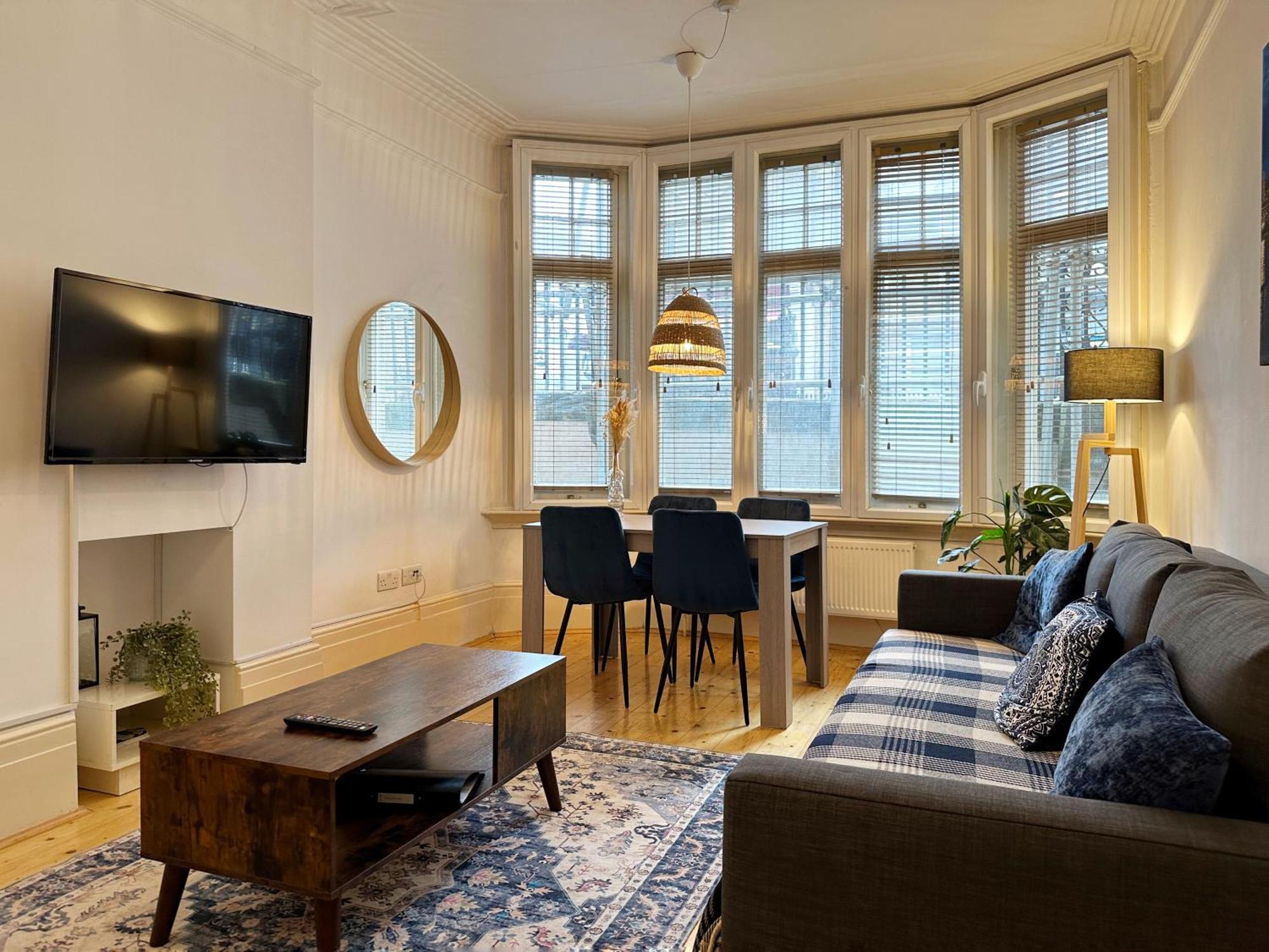 Oliver's Place In Holborn - 2 Double Beds, 1 Sofa Bed, Great Location London